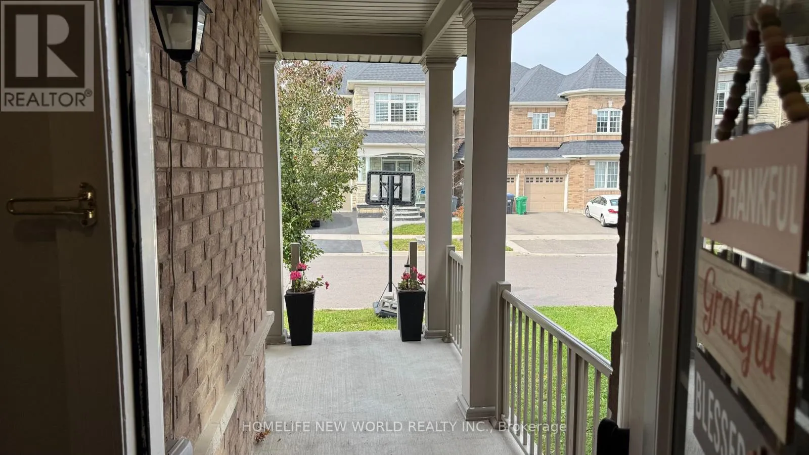 15 GROVE END WAY