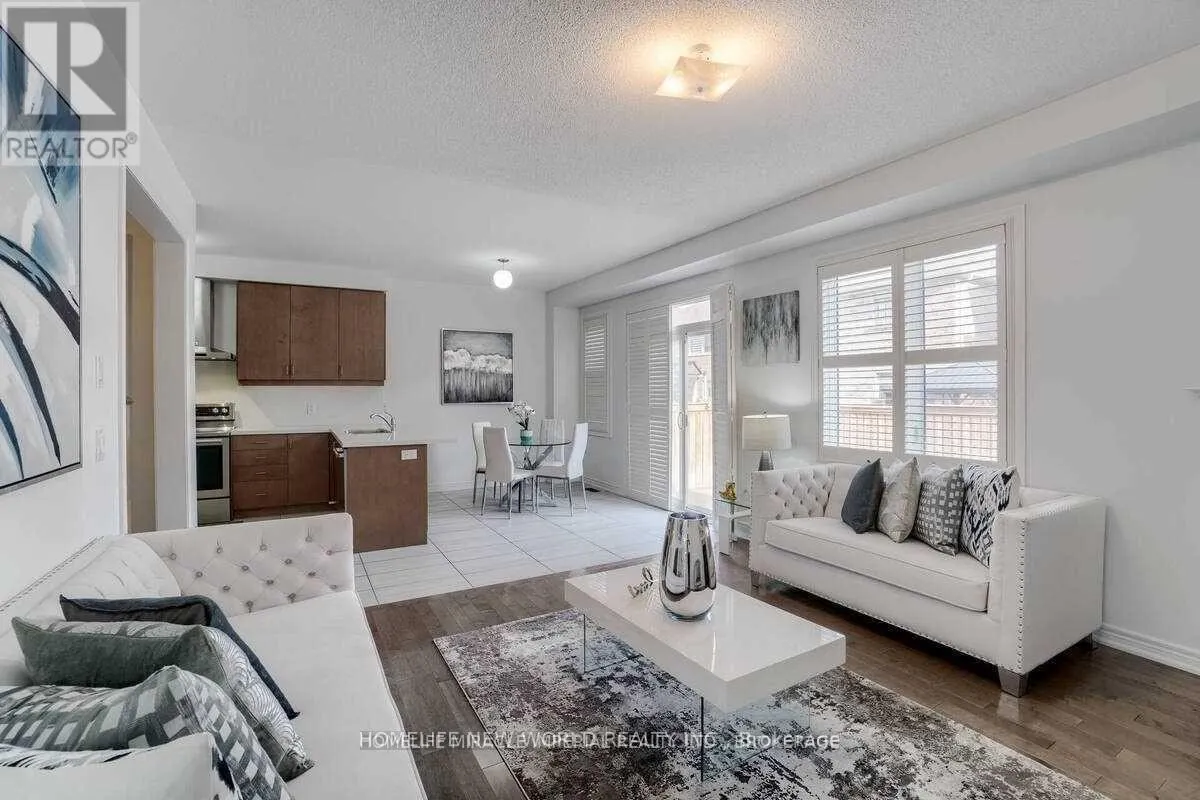 15 GROVE END WAY