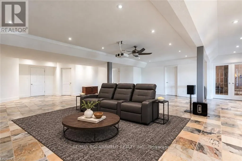 125 STOKES TRAIL