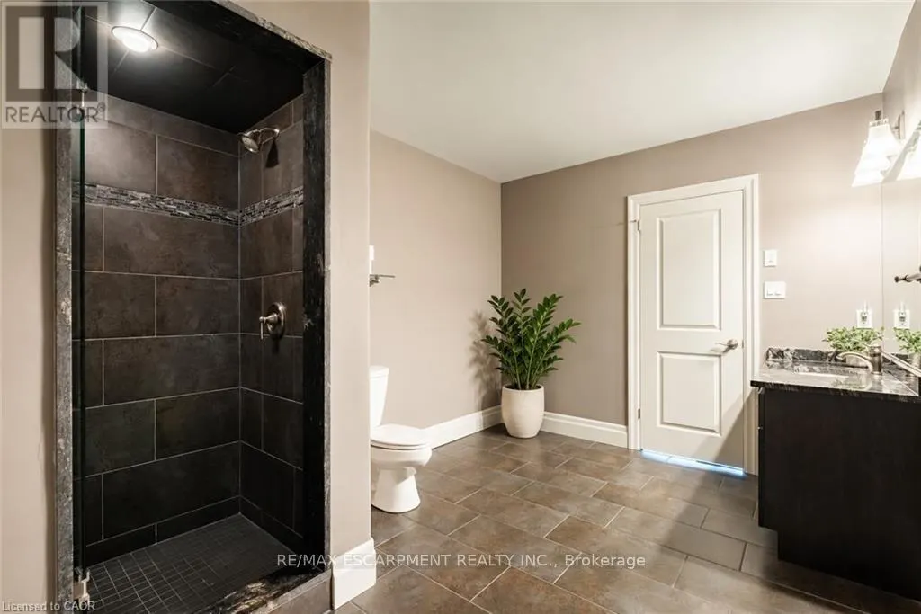 125 STOKES TRAIL