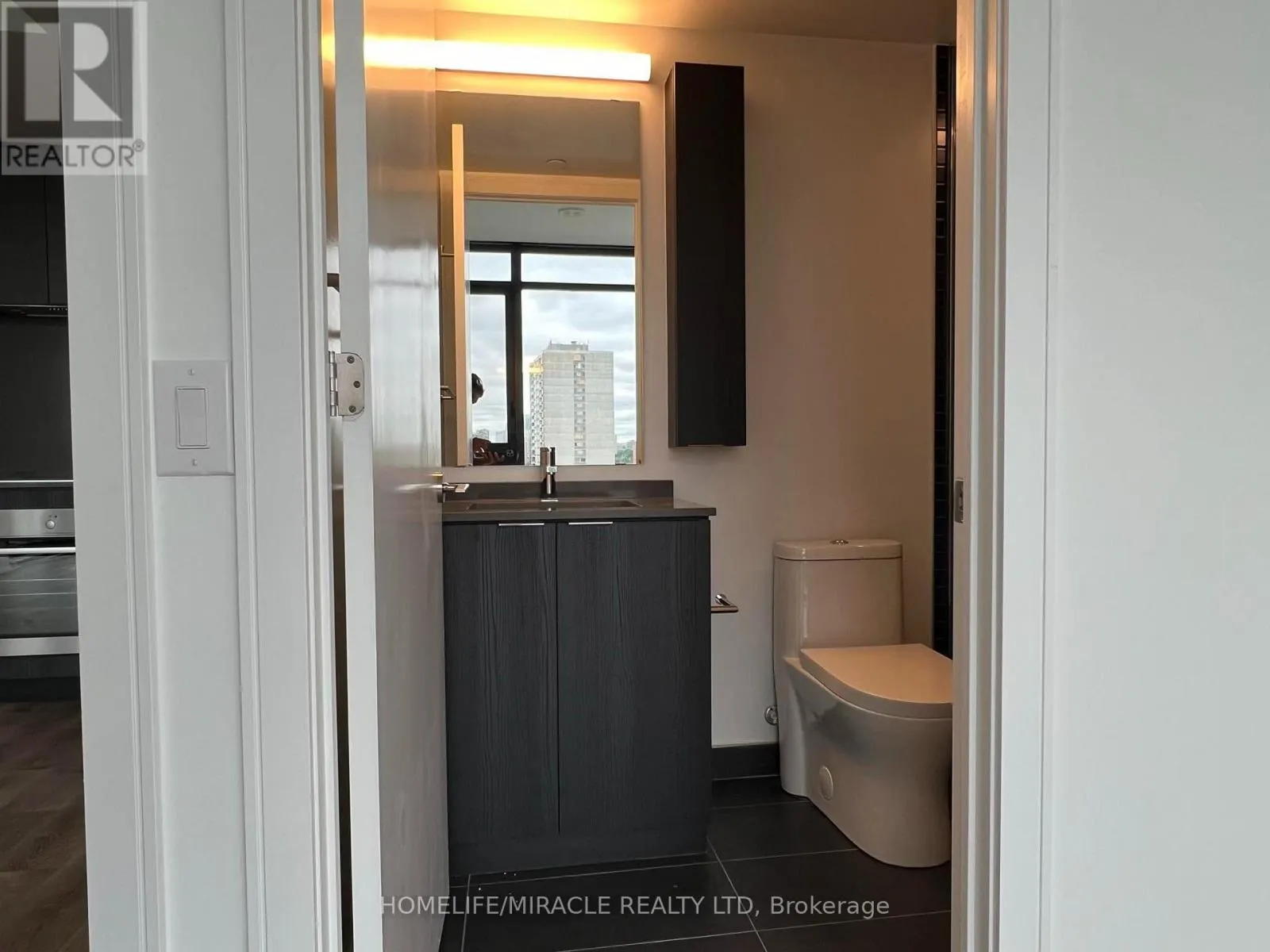 1603 - 86 DUNDAS STREET E