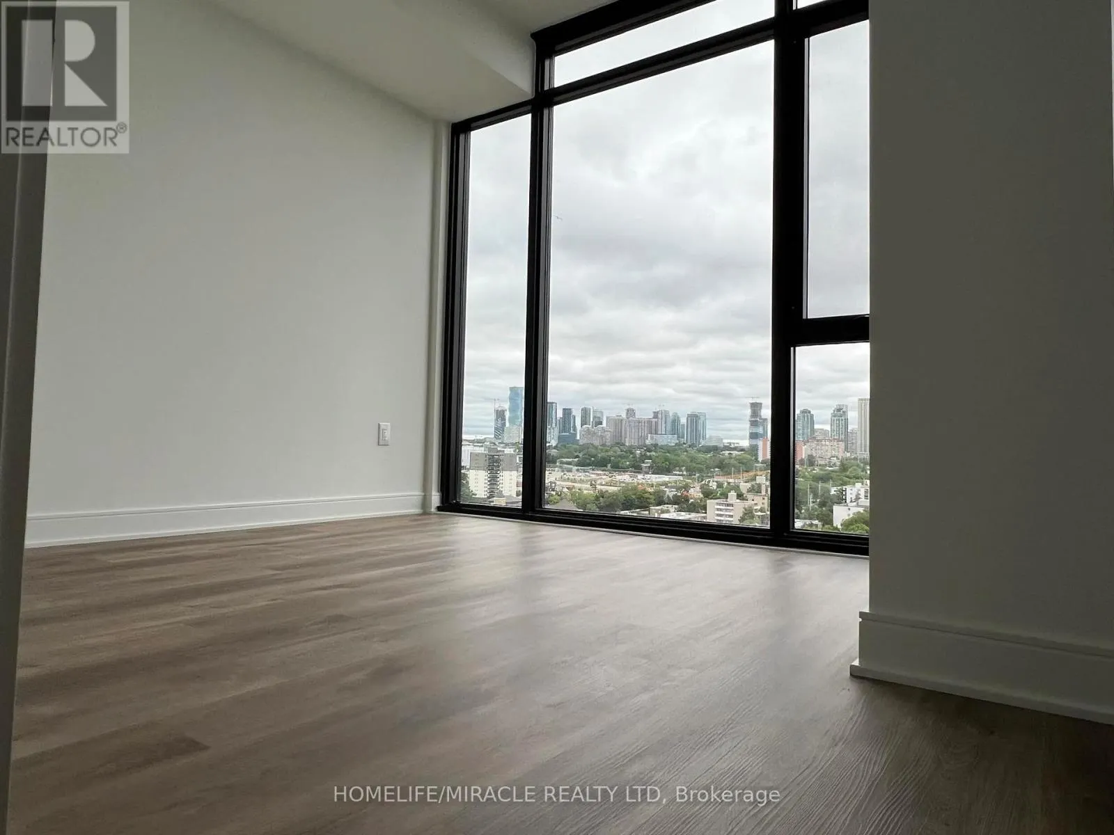1603 - 86 DUNDAS STREET E