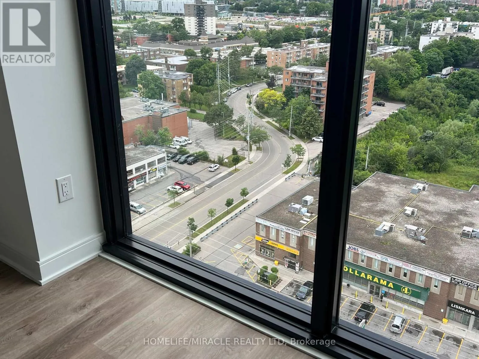 1603 - 86 DUNDAS STREET E