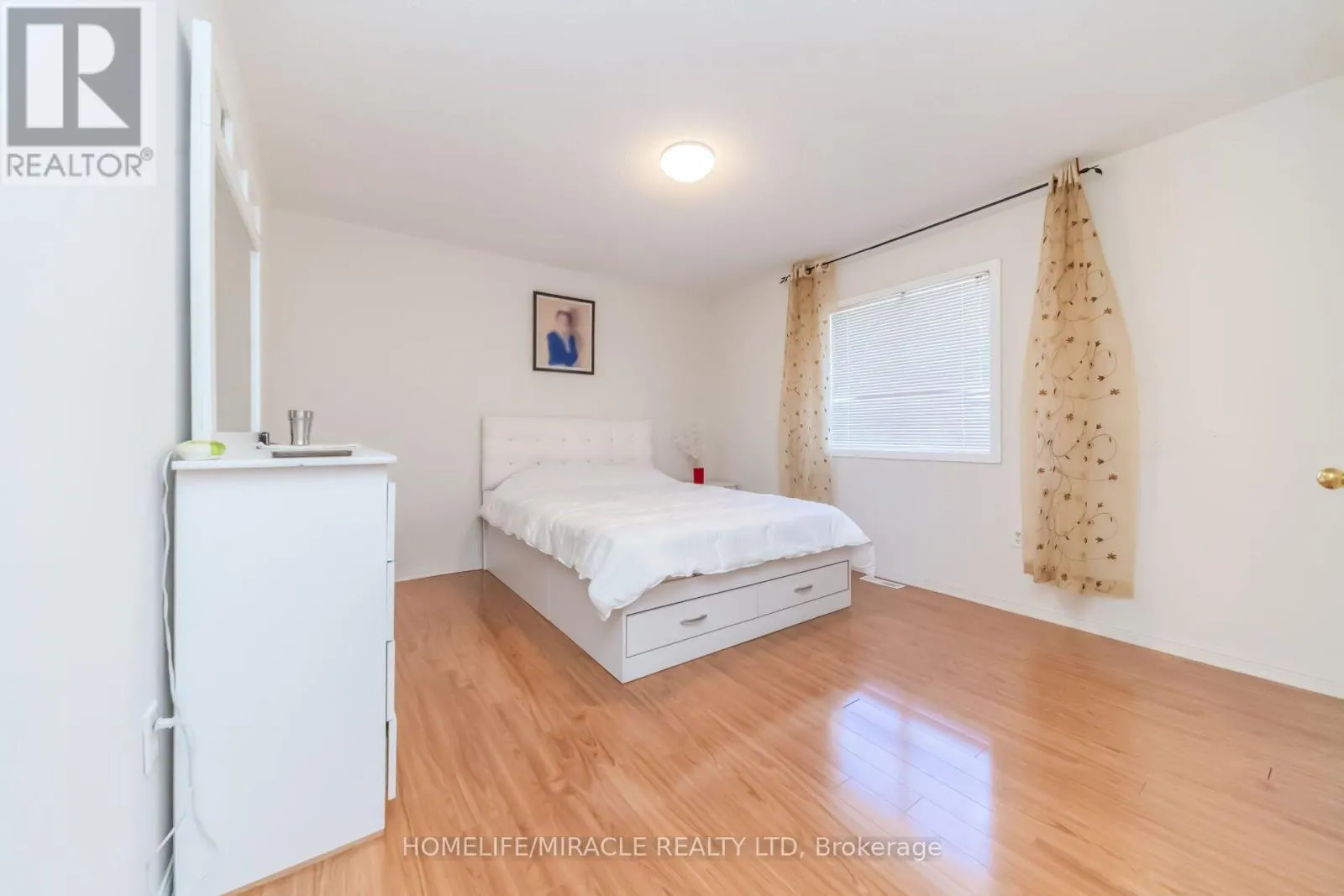 32 GOLD TREE STREET