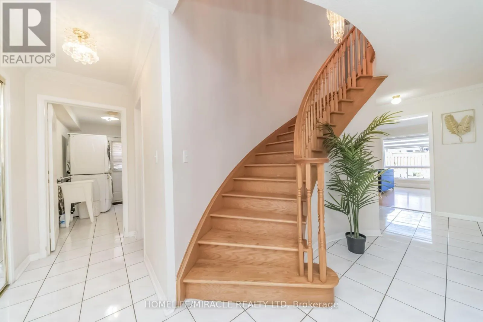 32 GOLD TREE STREET