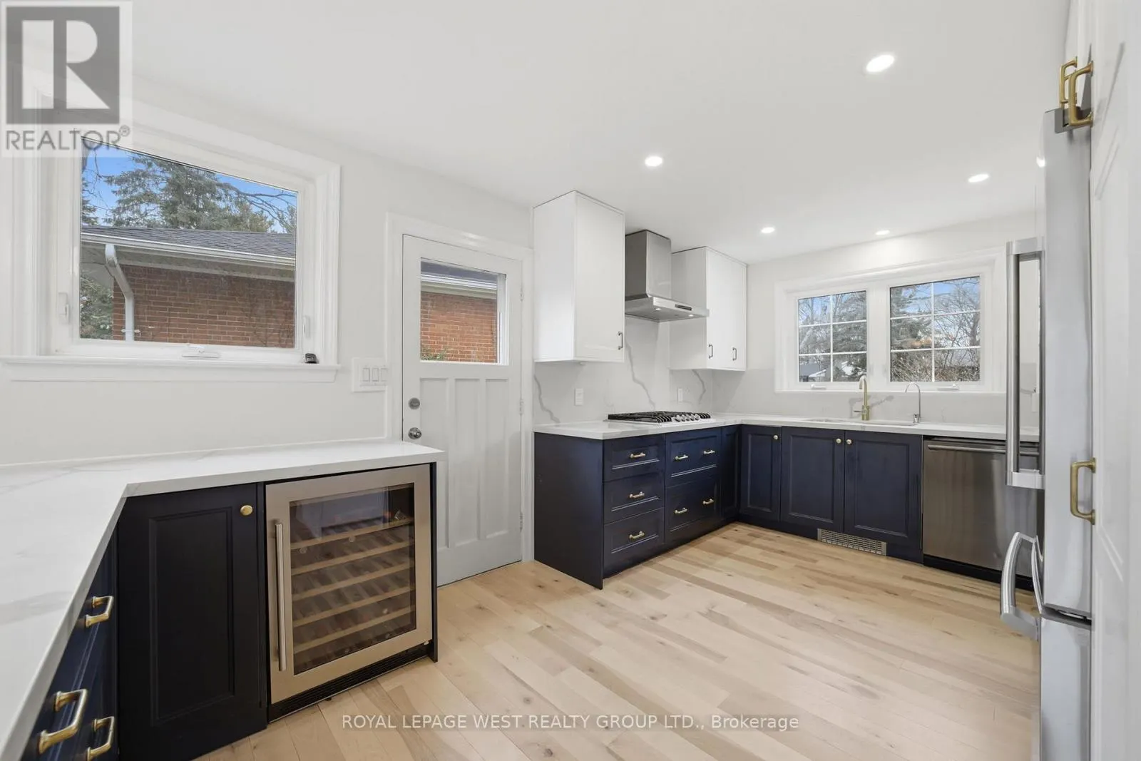 3334 ENNISKILLEN CIRCLE