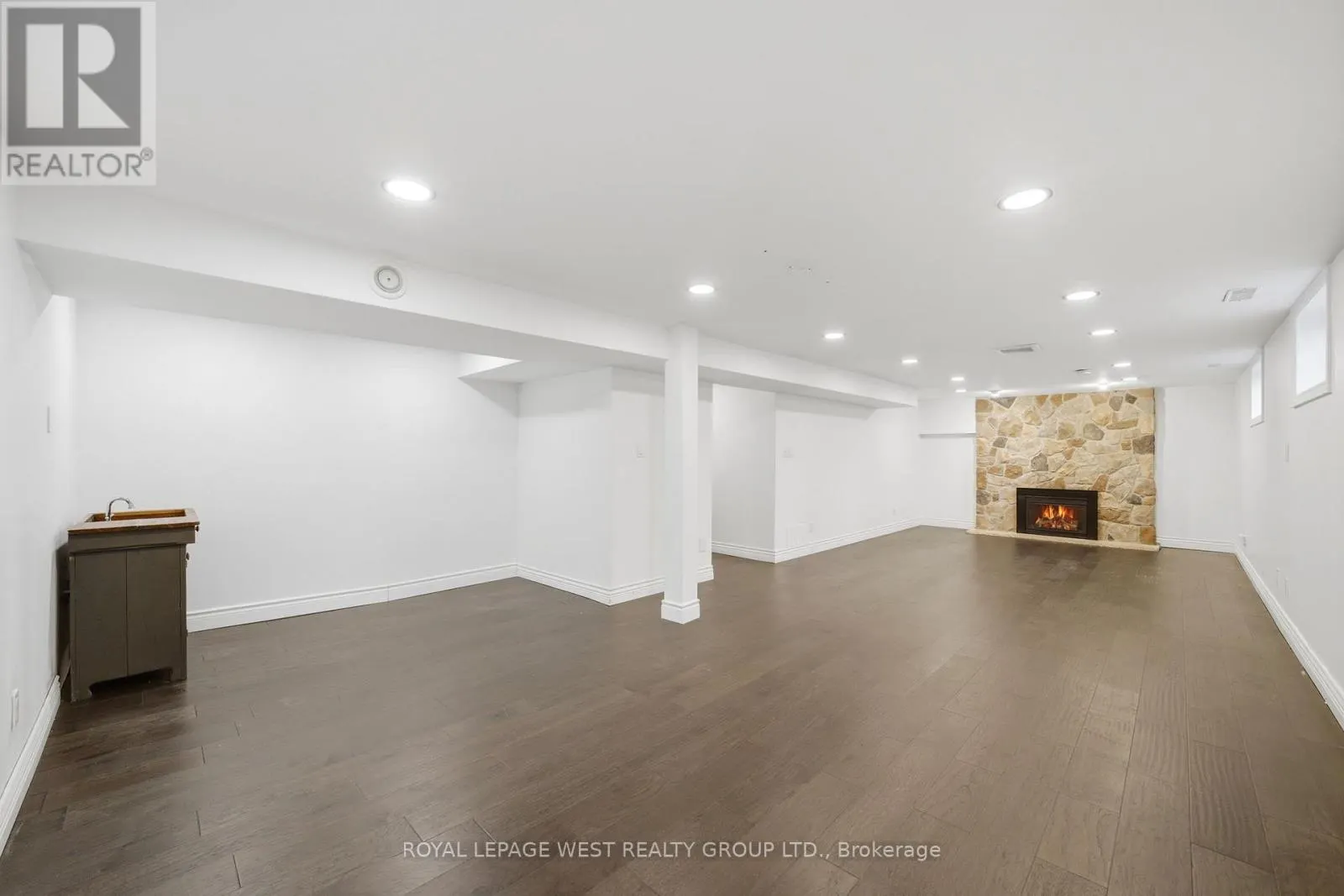 3334 ENNISKILLEN CIRCLE
