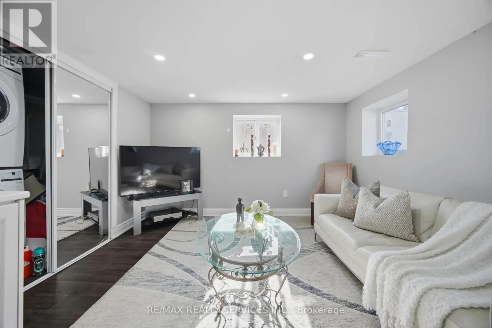 607 WOODWARD AVENUE
