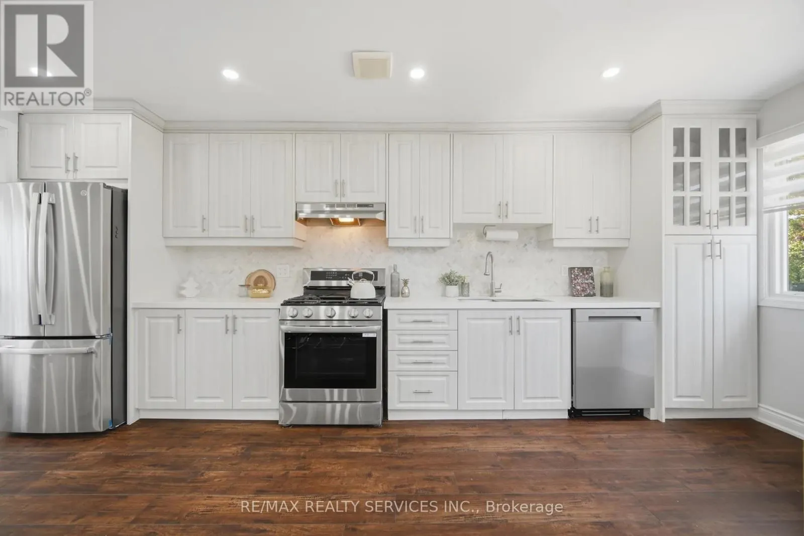 607 WOODWARD AVENUE