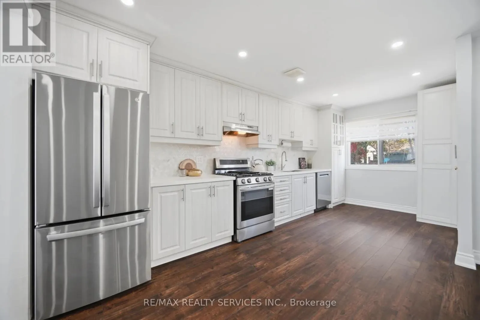 607 WOODWARD AVENUE