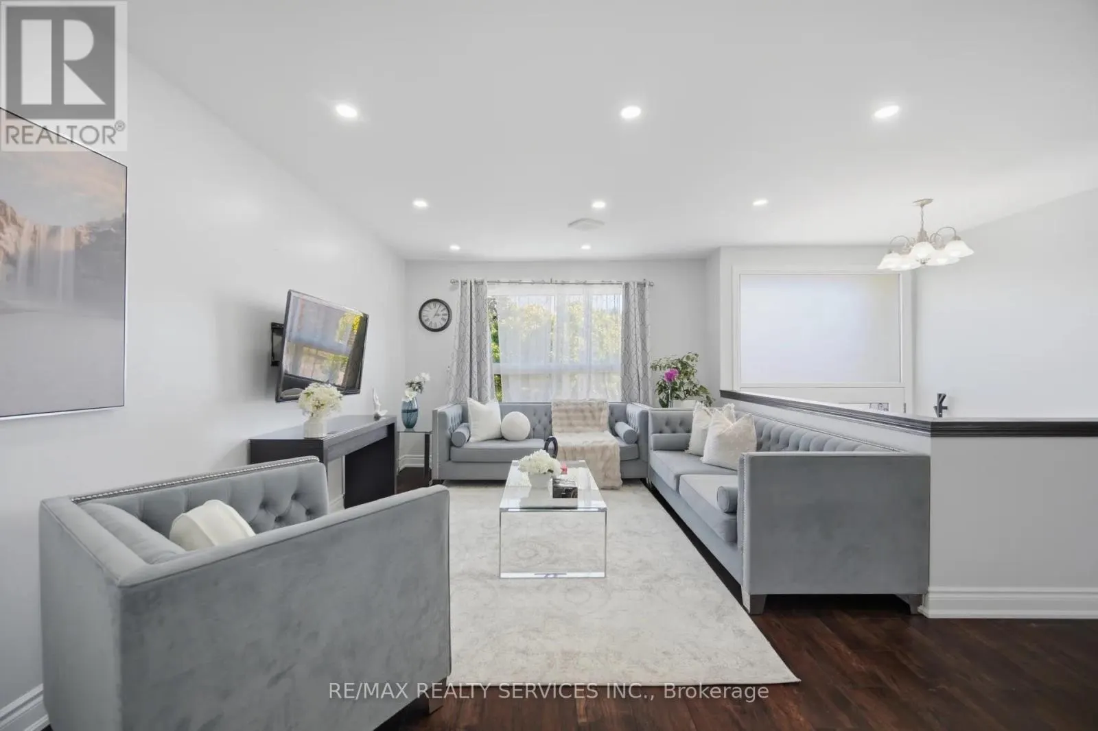 607 WOODWARD AVENUE