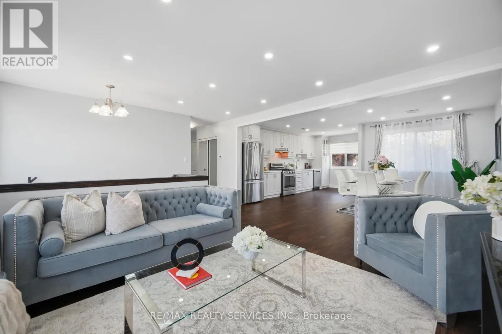 607 WOODWARD AVENUE
