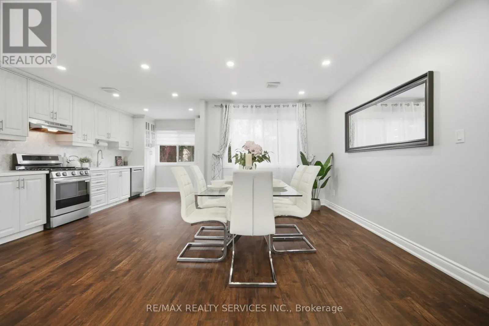 607 WOODWARD AVENUE