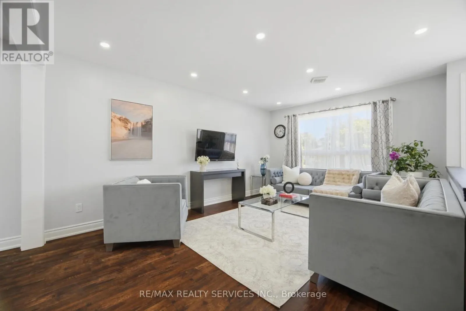 607 WOODWARD AVENUE