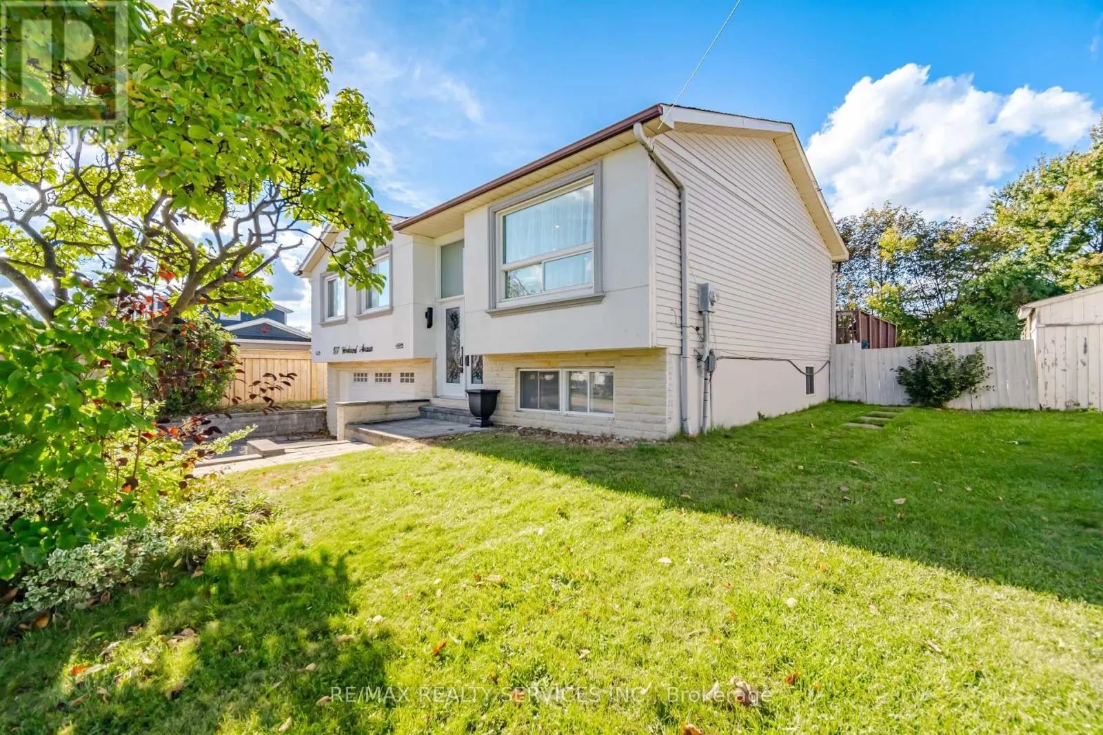 607 WOODWARD AVENUE