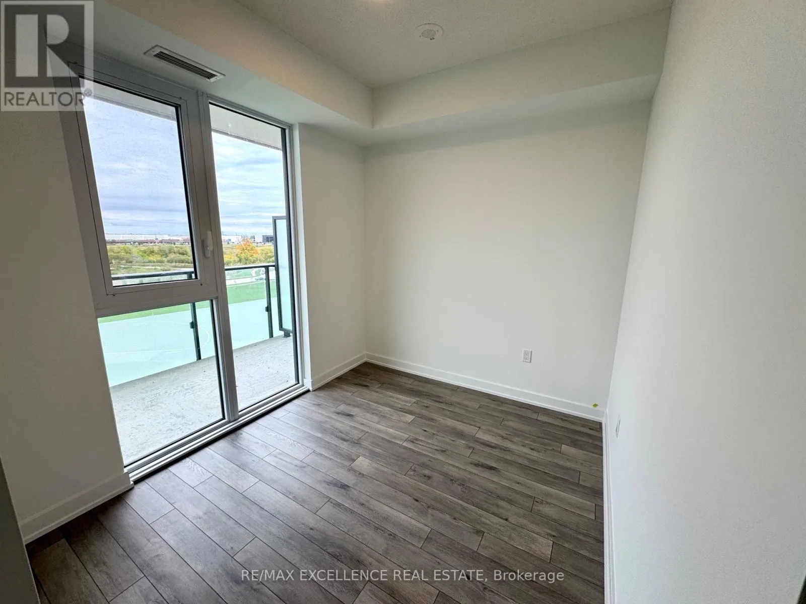 419 - 15 SKYRIDGE DRIVE