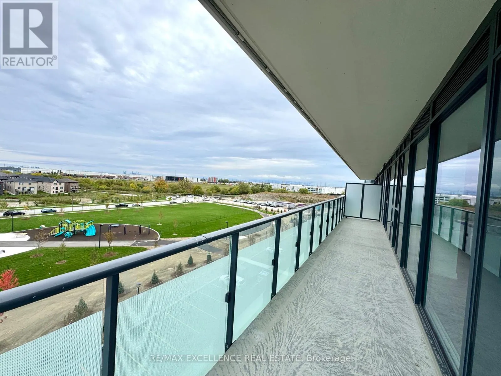 419 - 15 SKYRIDGE DRIVE