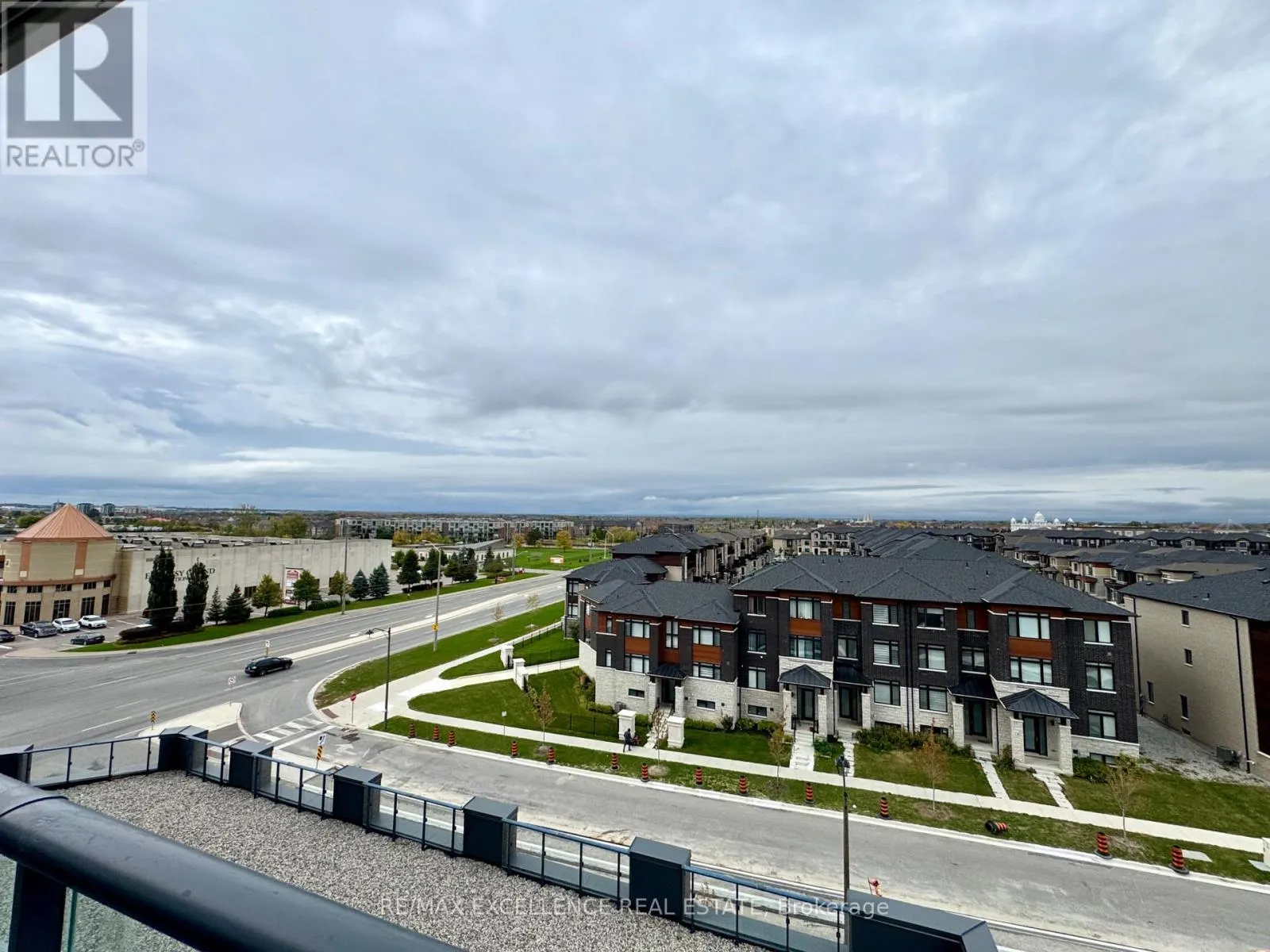 419 - 15 SKYRIDGE DRIVE