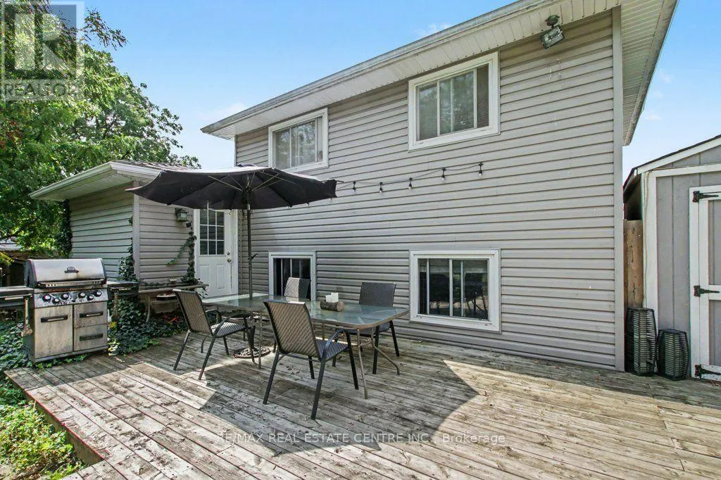 806 HUDSON COURT