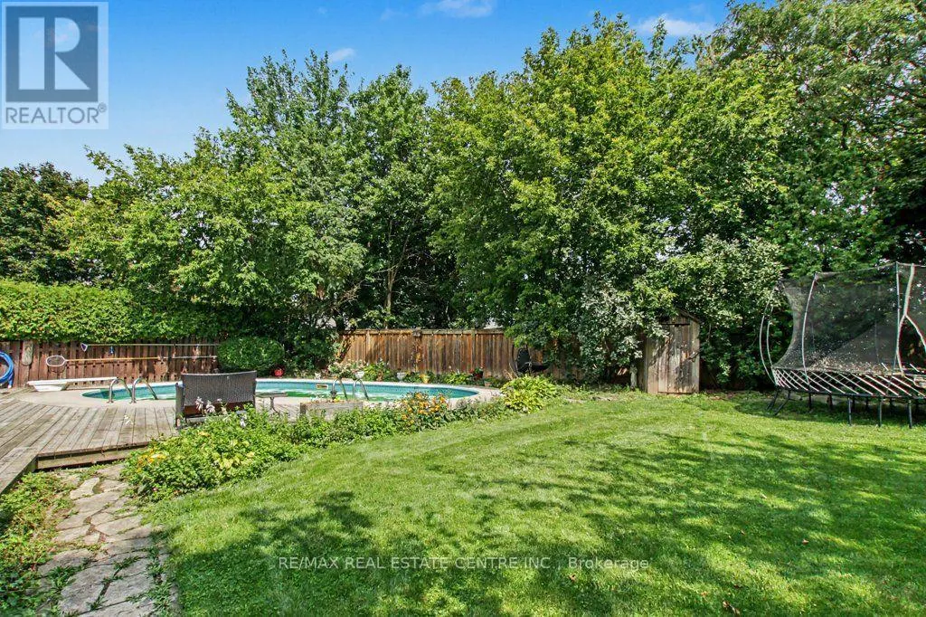 806 HUDSON COURT
