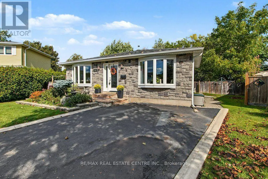 806 HUDSON COURT