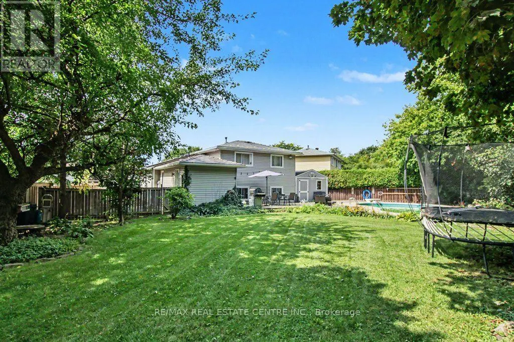 806 HUDSON COURT