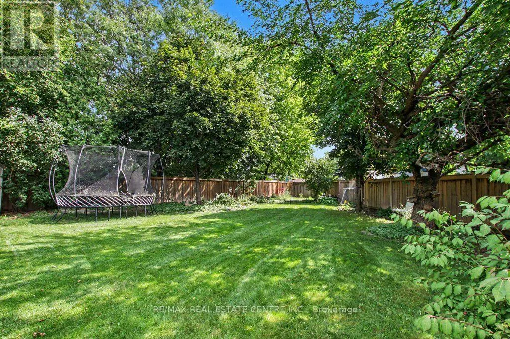 806 HUDSON COURT