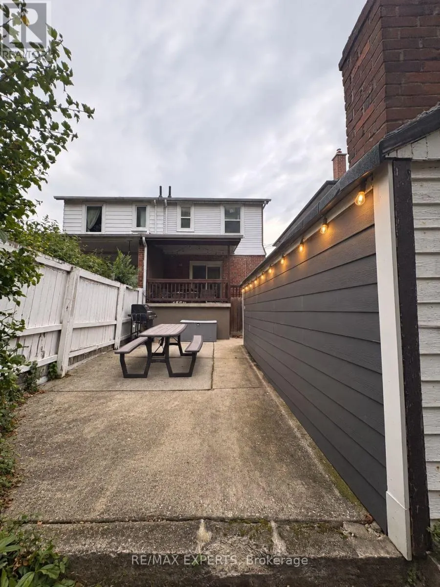 26 GRANDVILLE AVENUE