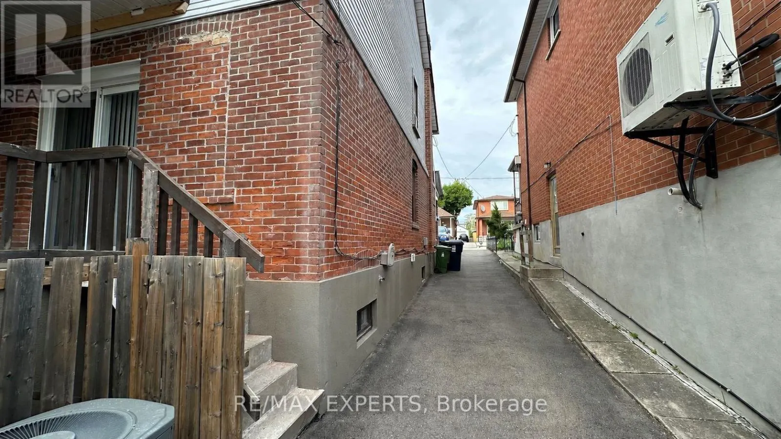 26 GRANDVILLE AVENUE