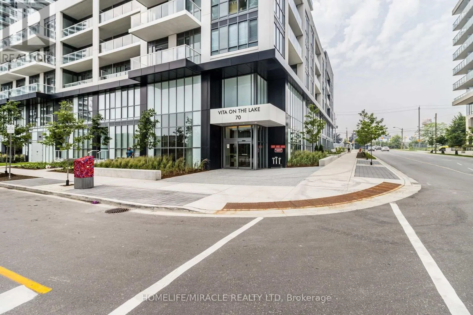 1001 - 70 ANNIE CRAIG DRIVE