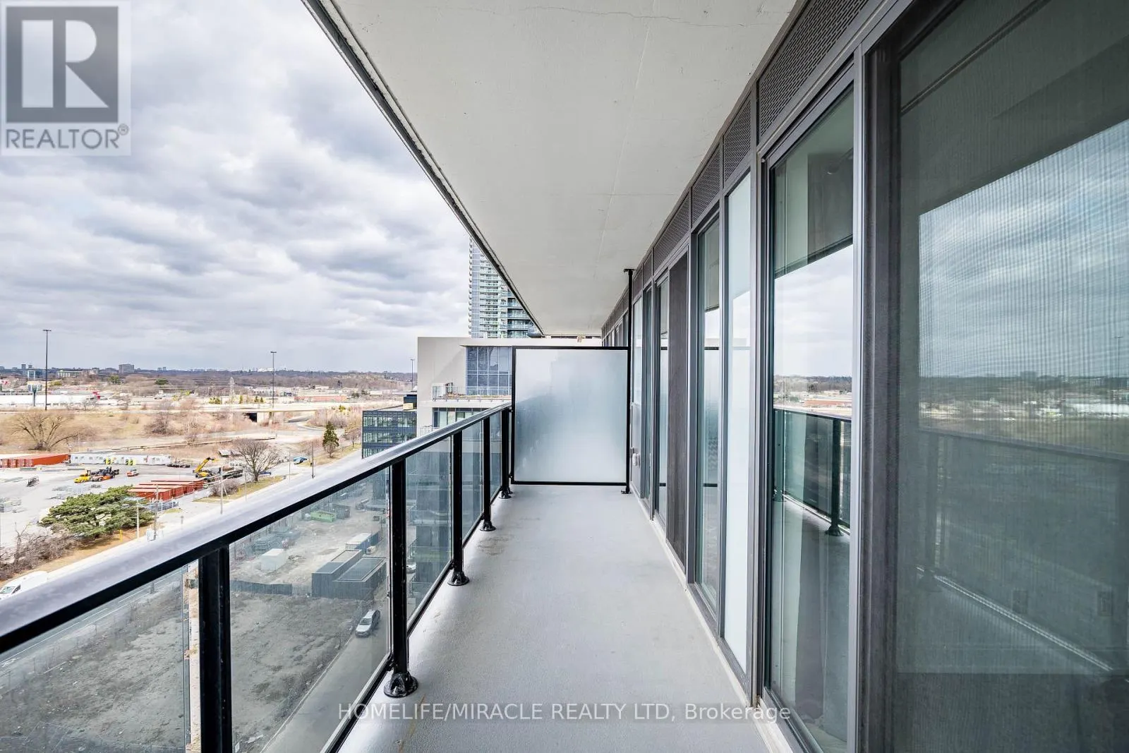 1001 - 70 ANNIE CRAIG DRIVE