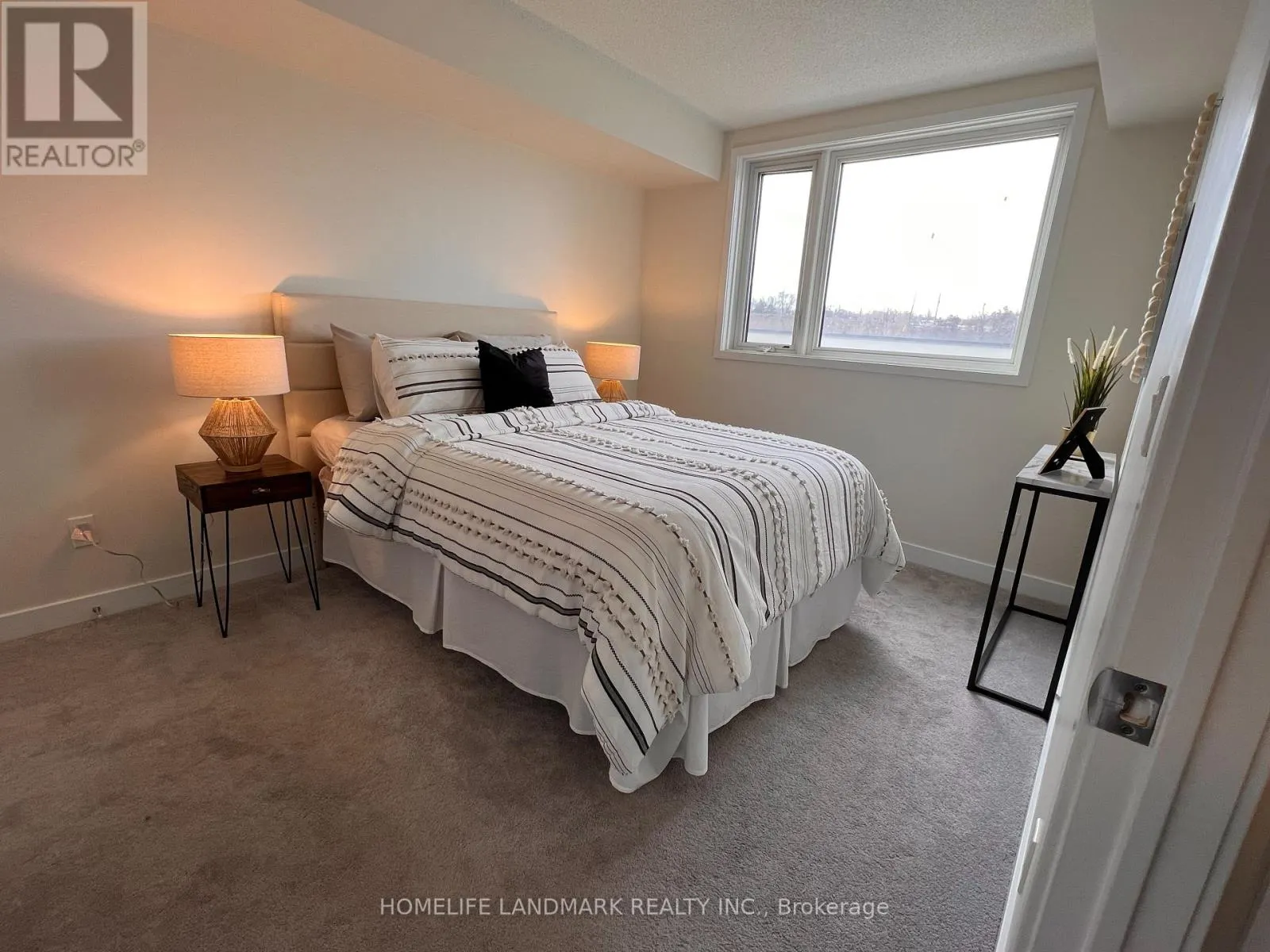 102 - 1135 COOKE BOULEVARD