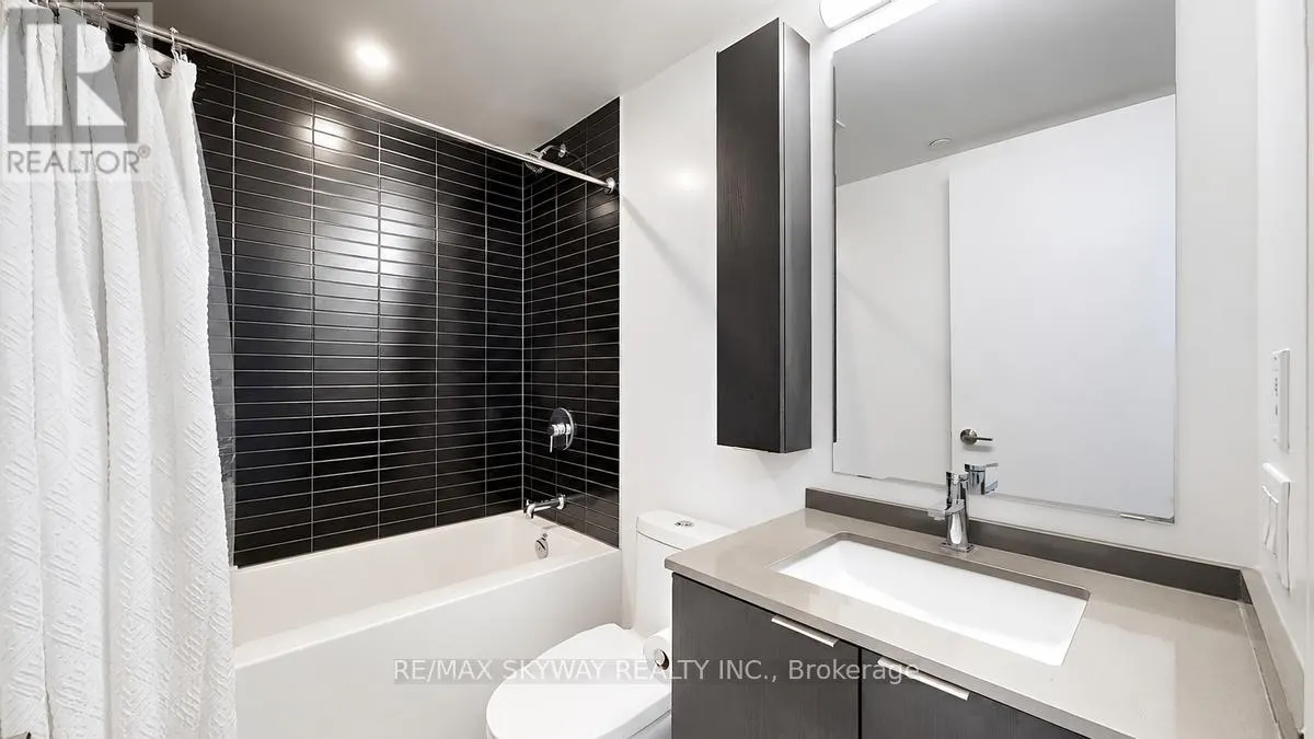 523 - 86 DUNDAS STREET E