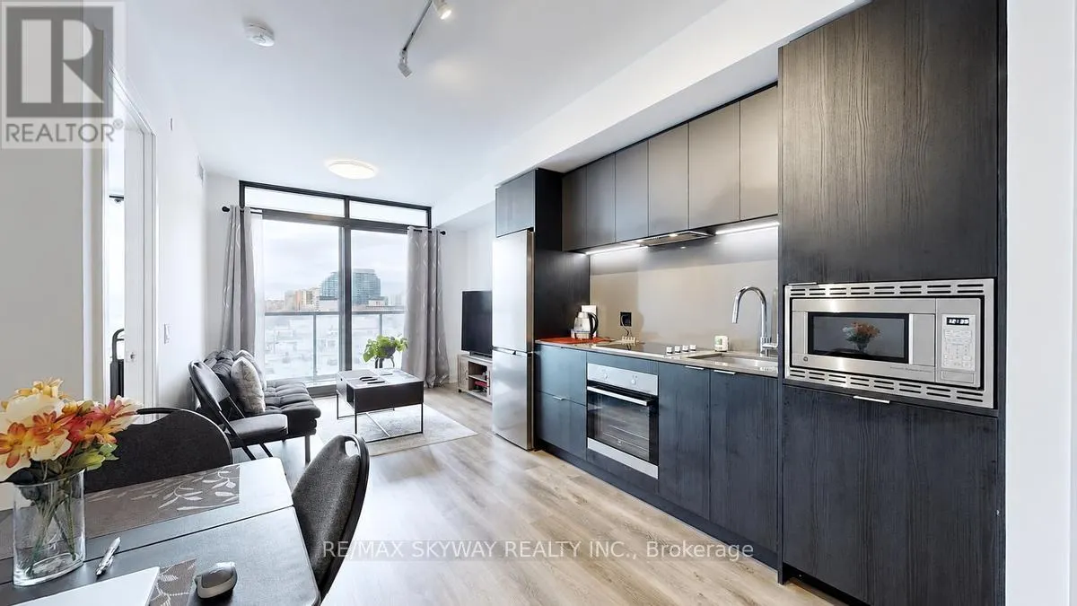 523 - 86 DUNDAS STREET E