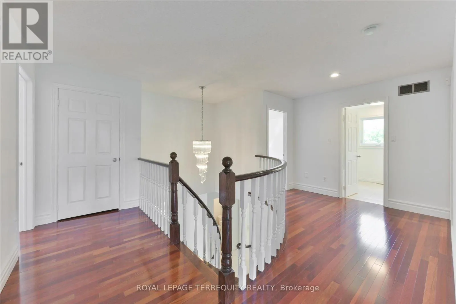 2216 DUNVEGAN AVENUE