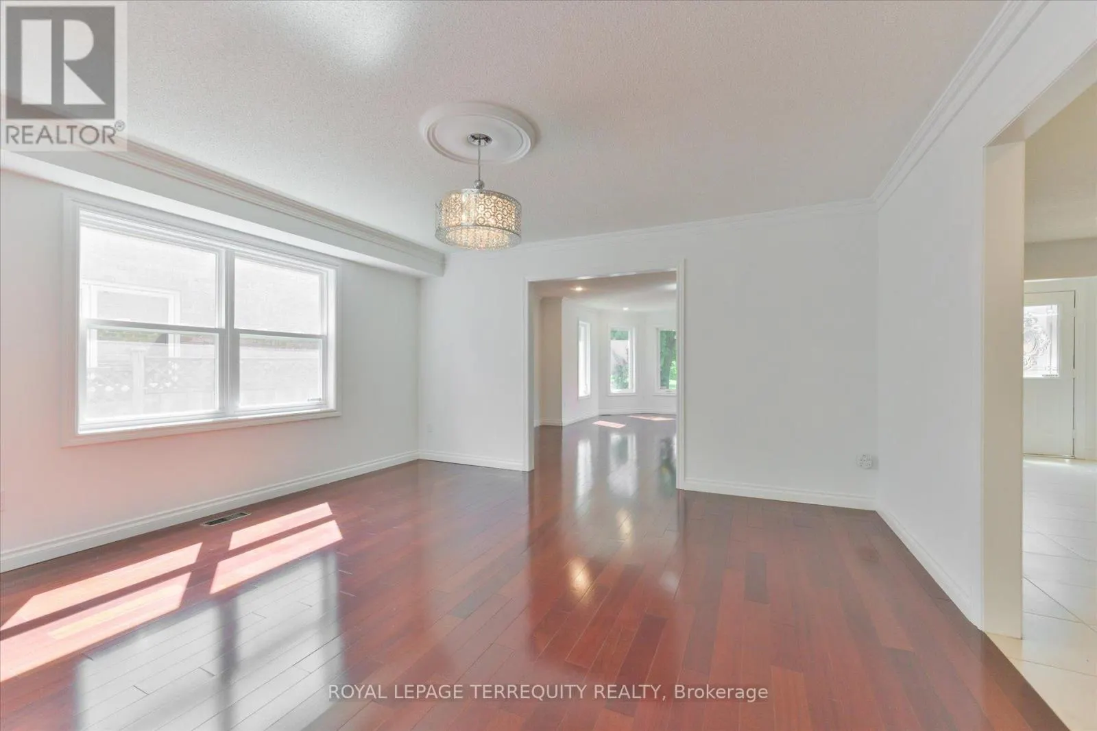 2216 DUNVEGAN AVENUE