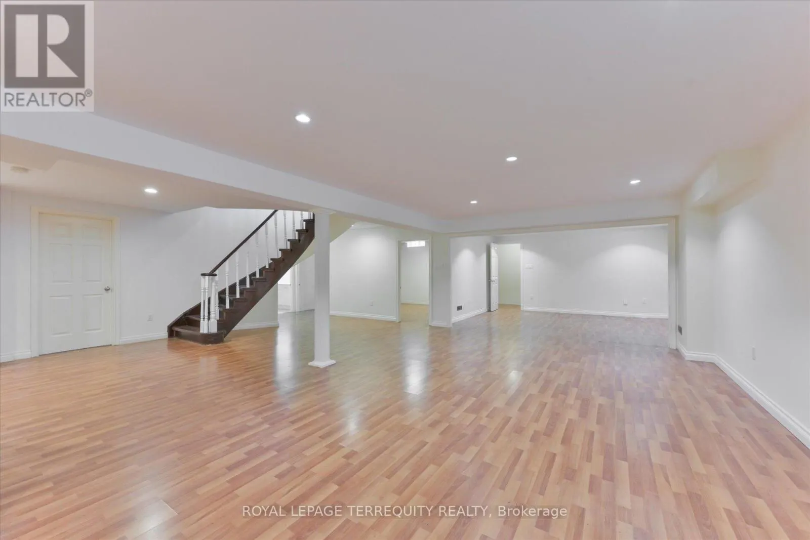 2216 DUNVEGAN AVENUE