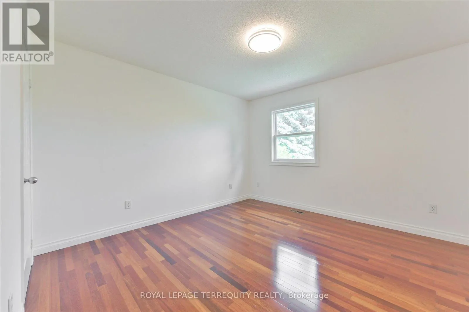 2216 DUNVEGAN AVENUE