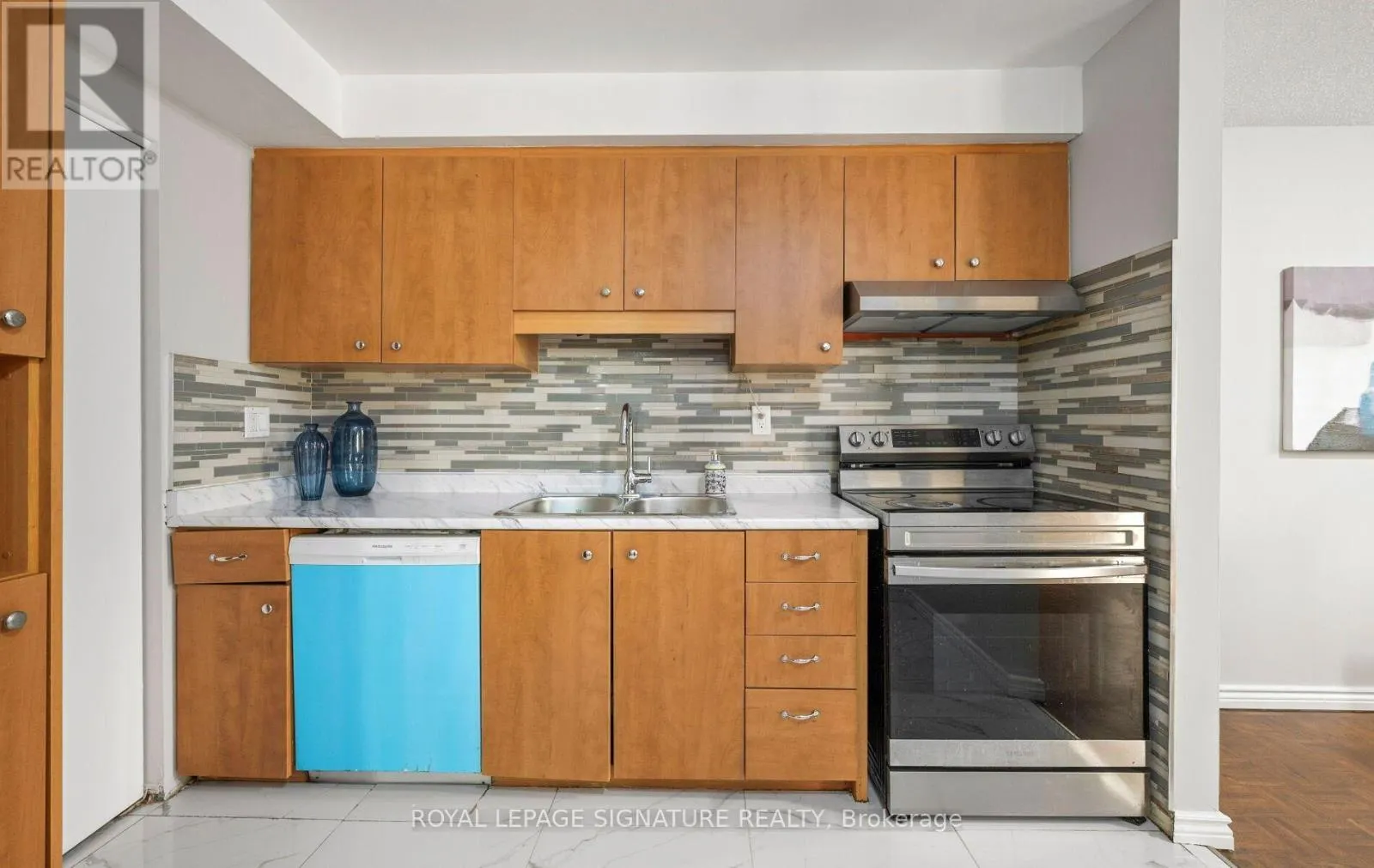 28 - 6777 FORMENTERA AVENUE