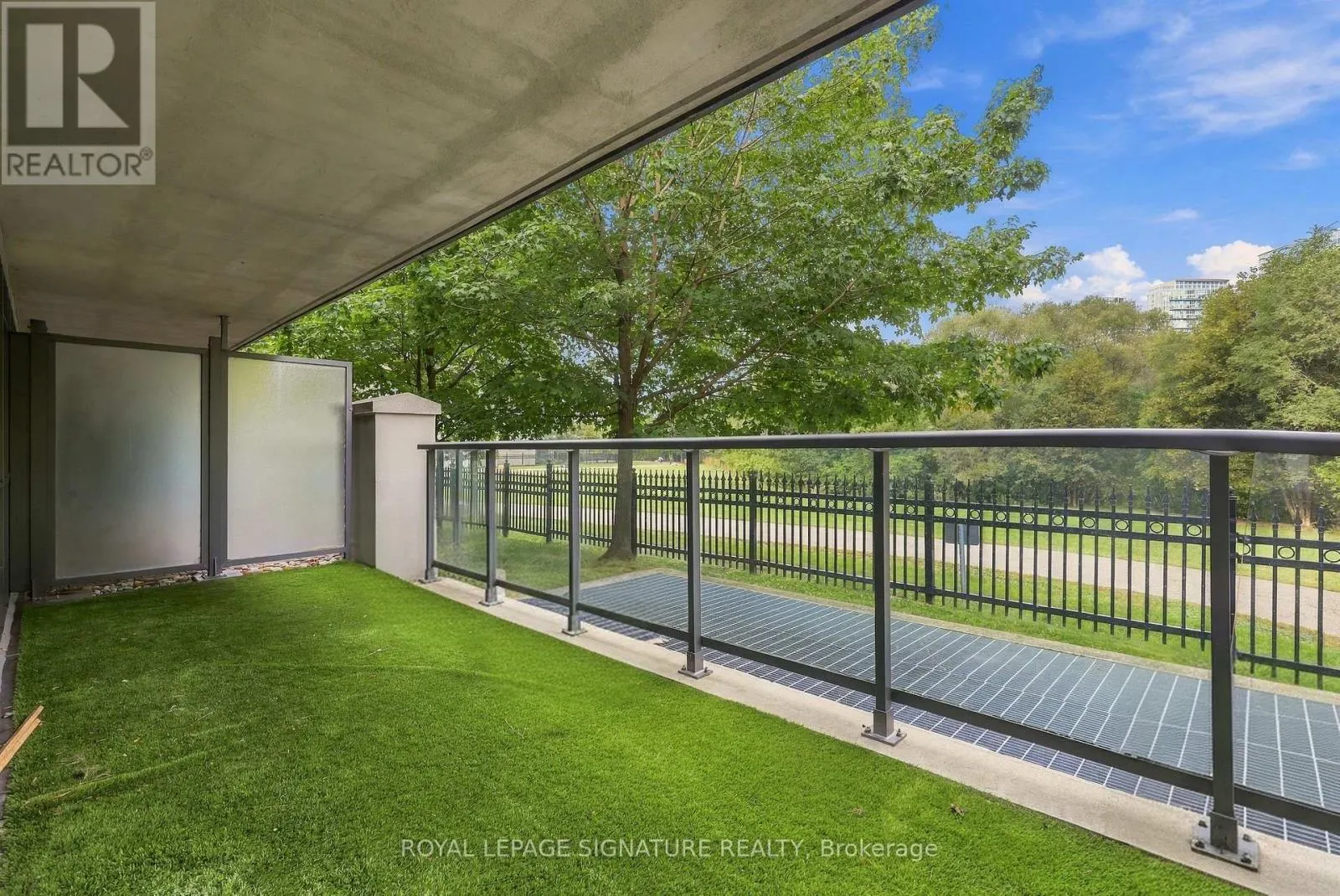 107 - 2230 LAKE SHORE BOULEVARD W