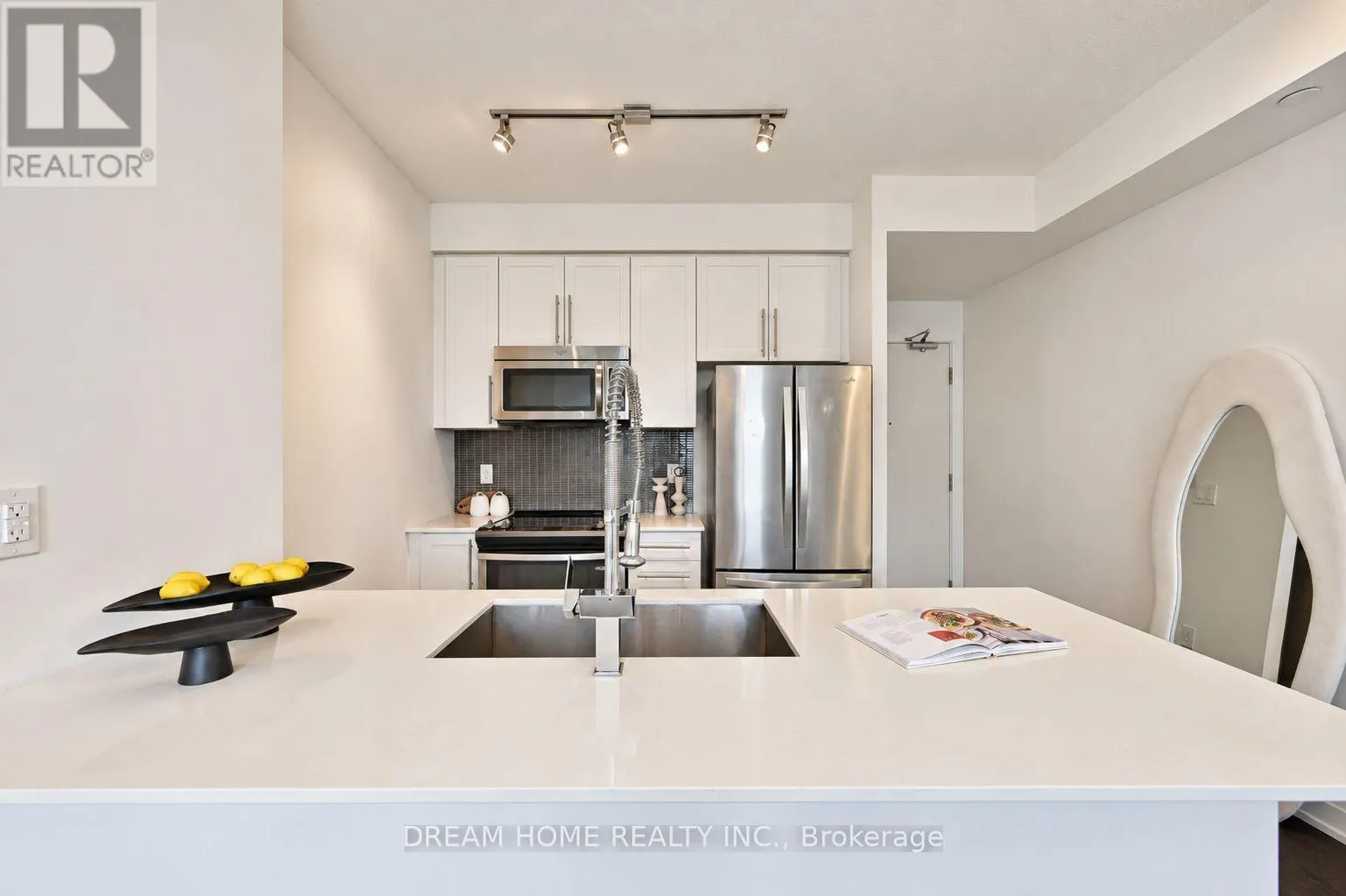 4003 - 4011 BRICKSTONE MEWS