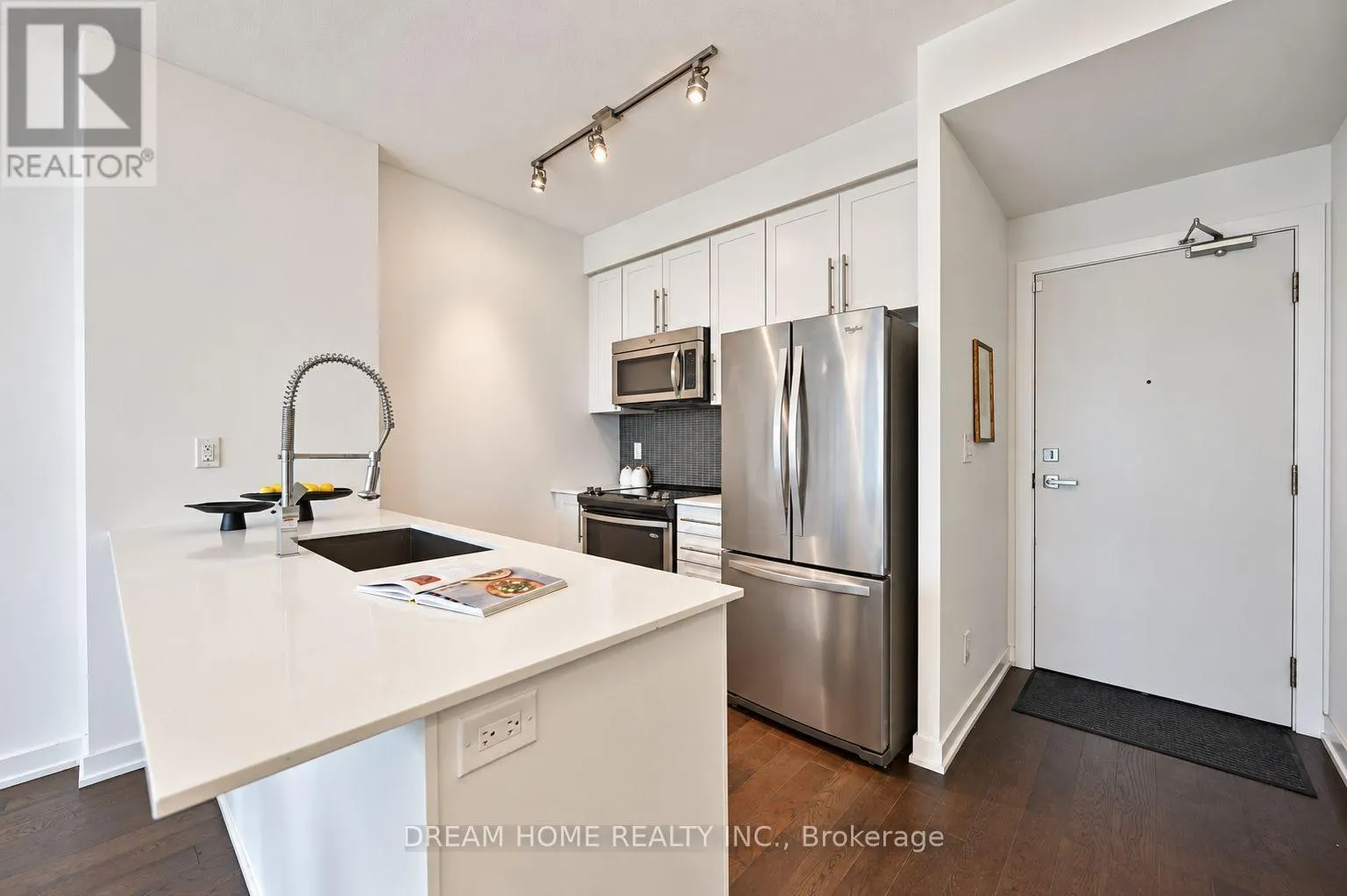 4003 - 4011 BRICKSTONE MEWS