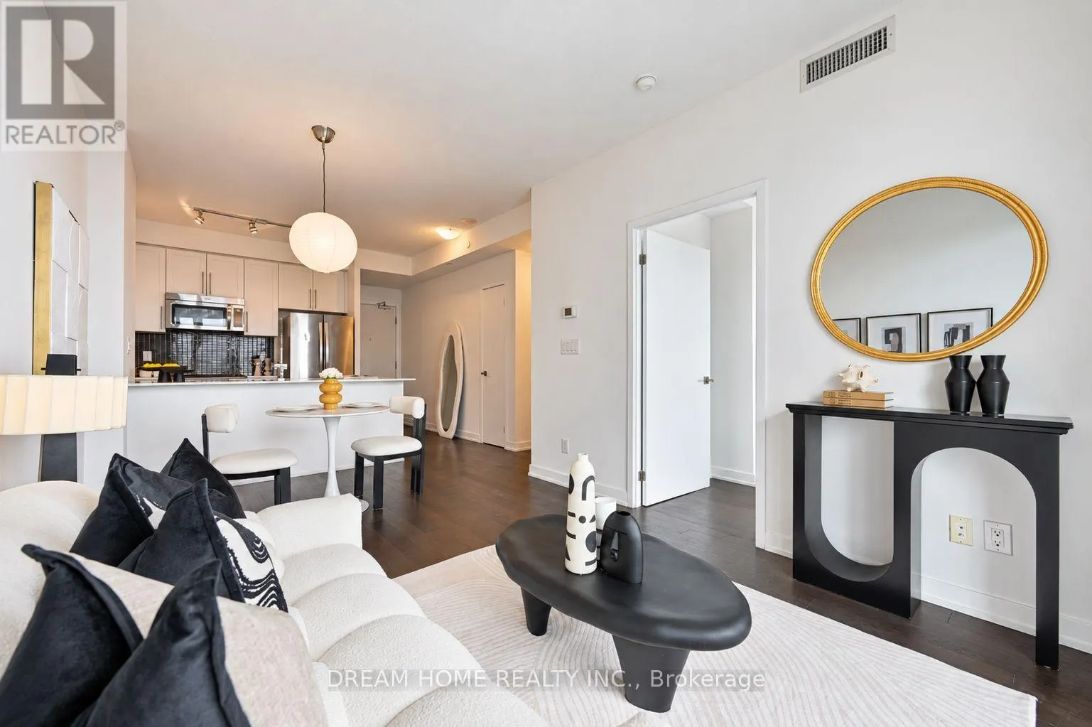 4003 - 4011 BRICKSTONE MEWS