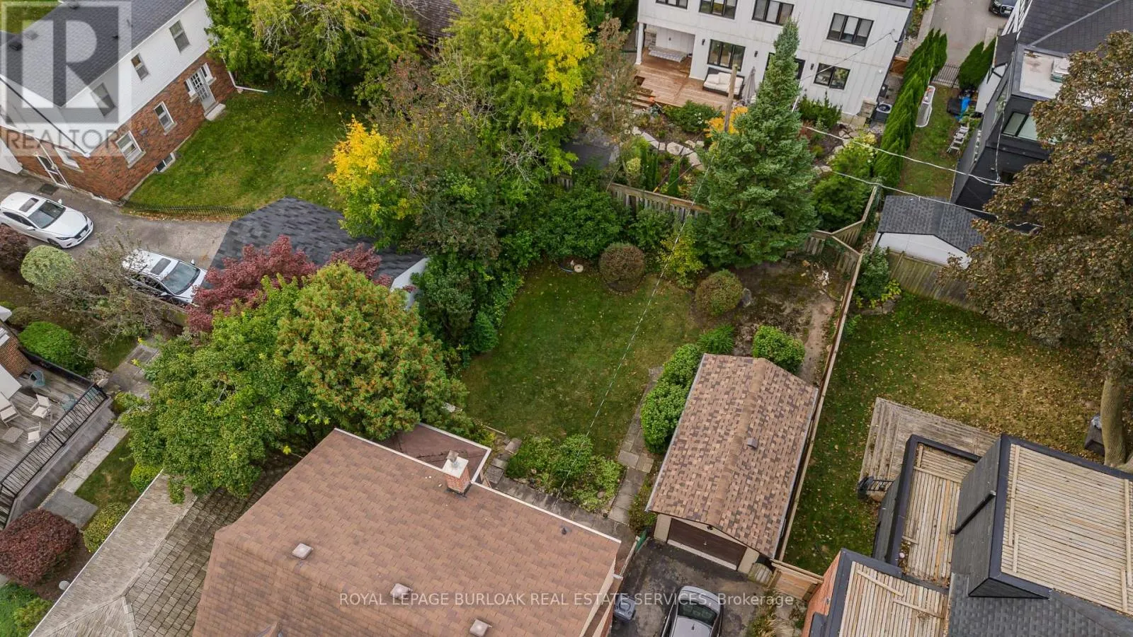 2104 EMERALD CRESCENT
