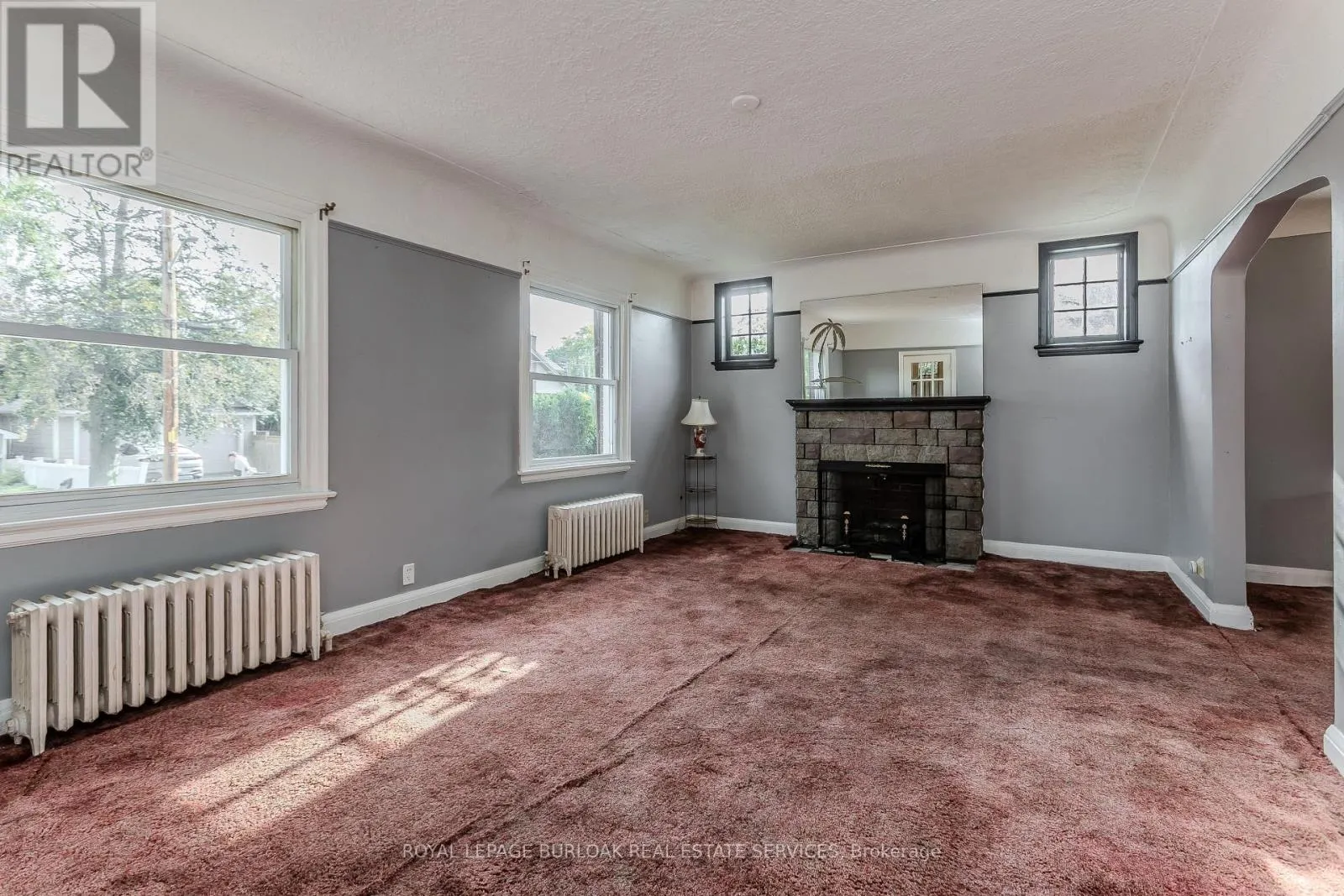 2104 EMERALD CRESCENT