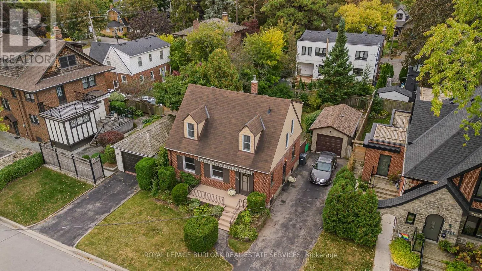 2104 EMERALD CRESCENT