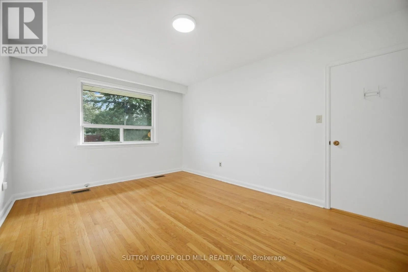 55 SUN ROW DRIVE