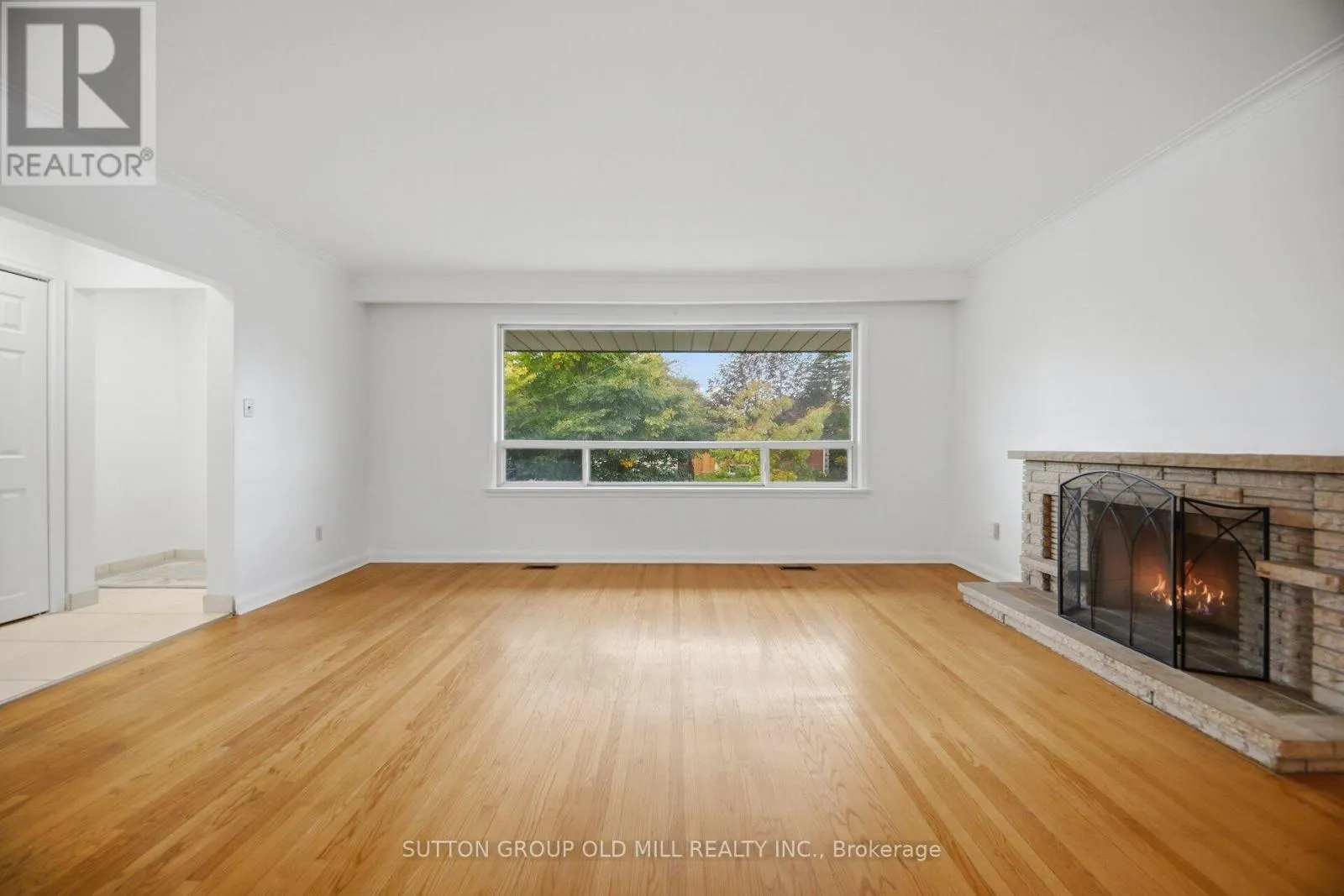 55 SUN ROW DRIVE