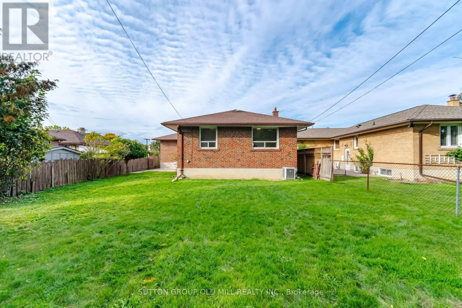 55 SUN ROW DRIVE