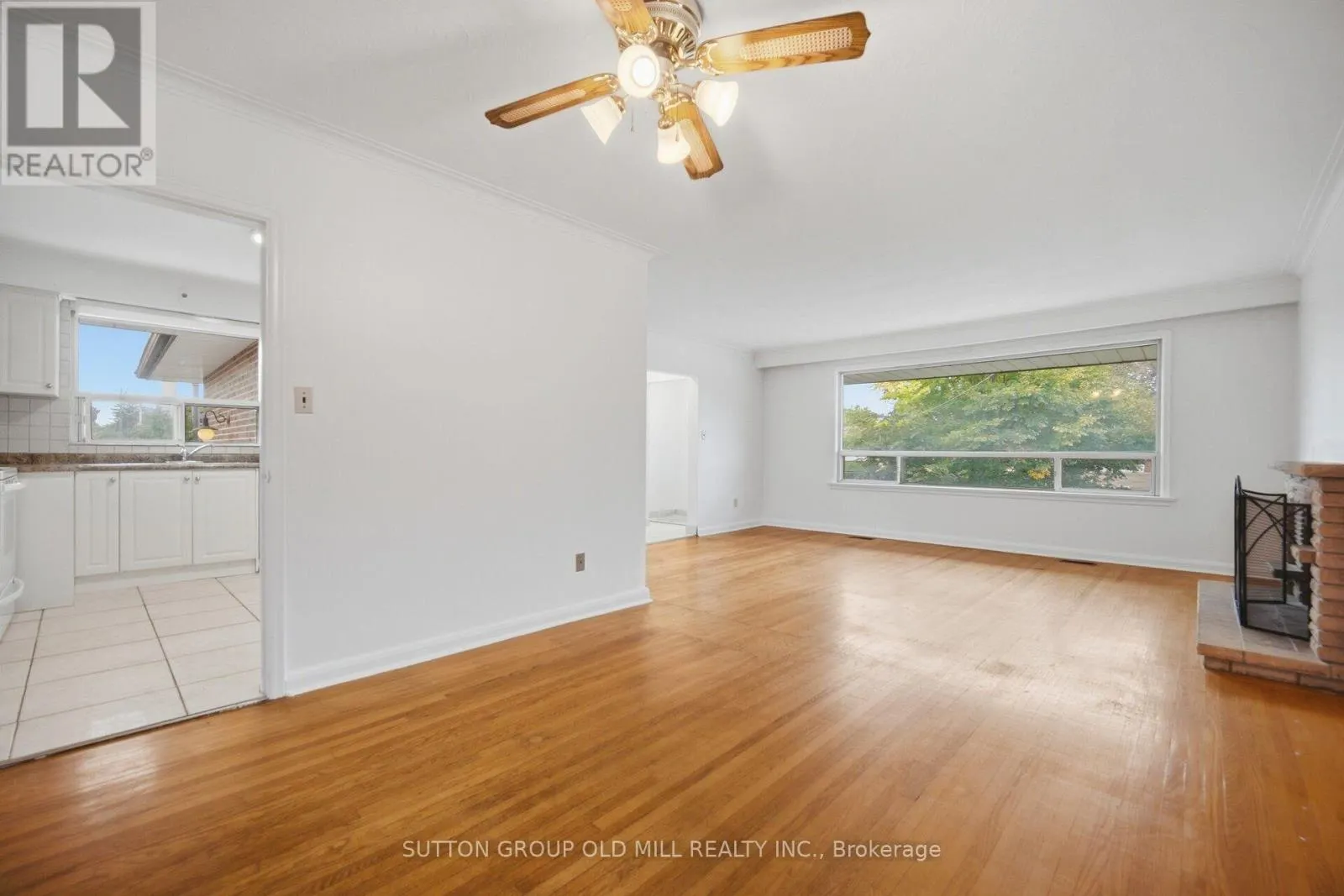 55 SUN ROW DRIVE